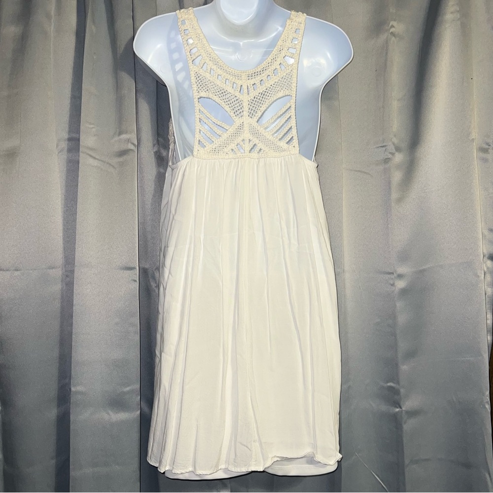 Purple Snow Ivory Crochet Cut Out Detail Flowing Layered Dress - Picture 4 of 9